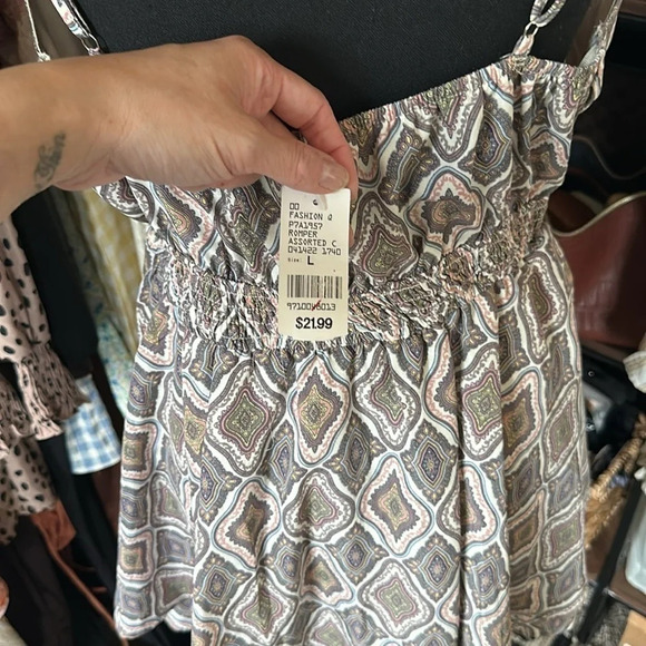🟢Nwt Camellia Holter top romper - Picture 4 of 5
